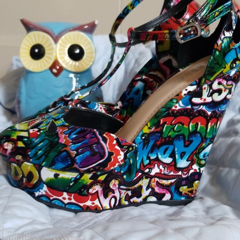 Rouge shoes